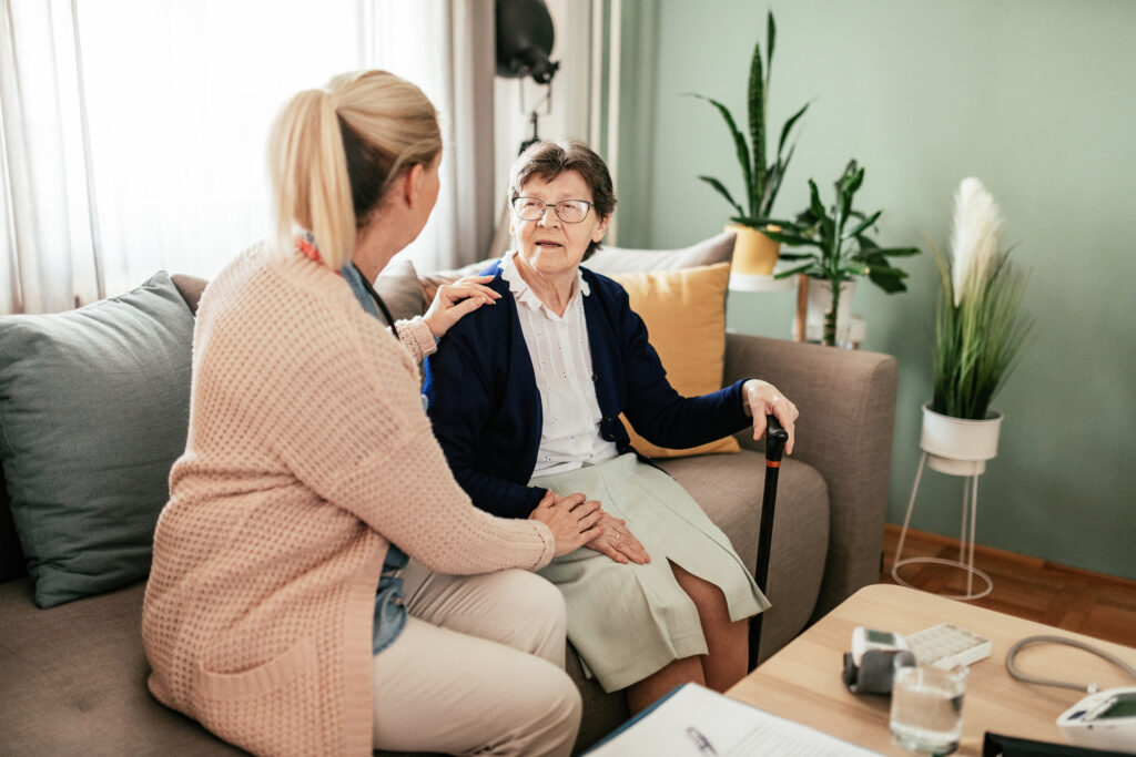 Accompagner un parent en maison de retraite - Odella.fr