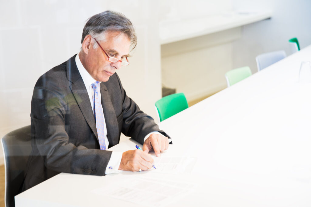 Succession chez le notaire, les obligations