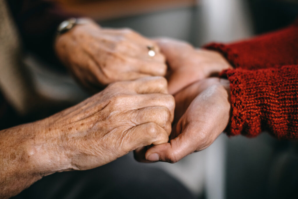 Aidant : comment faire face au décès ? - Odella.fr